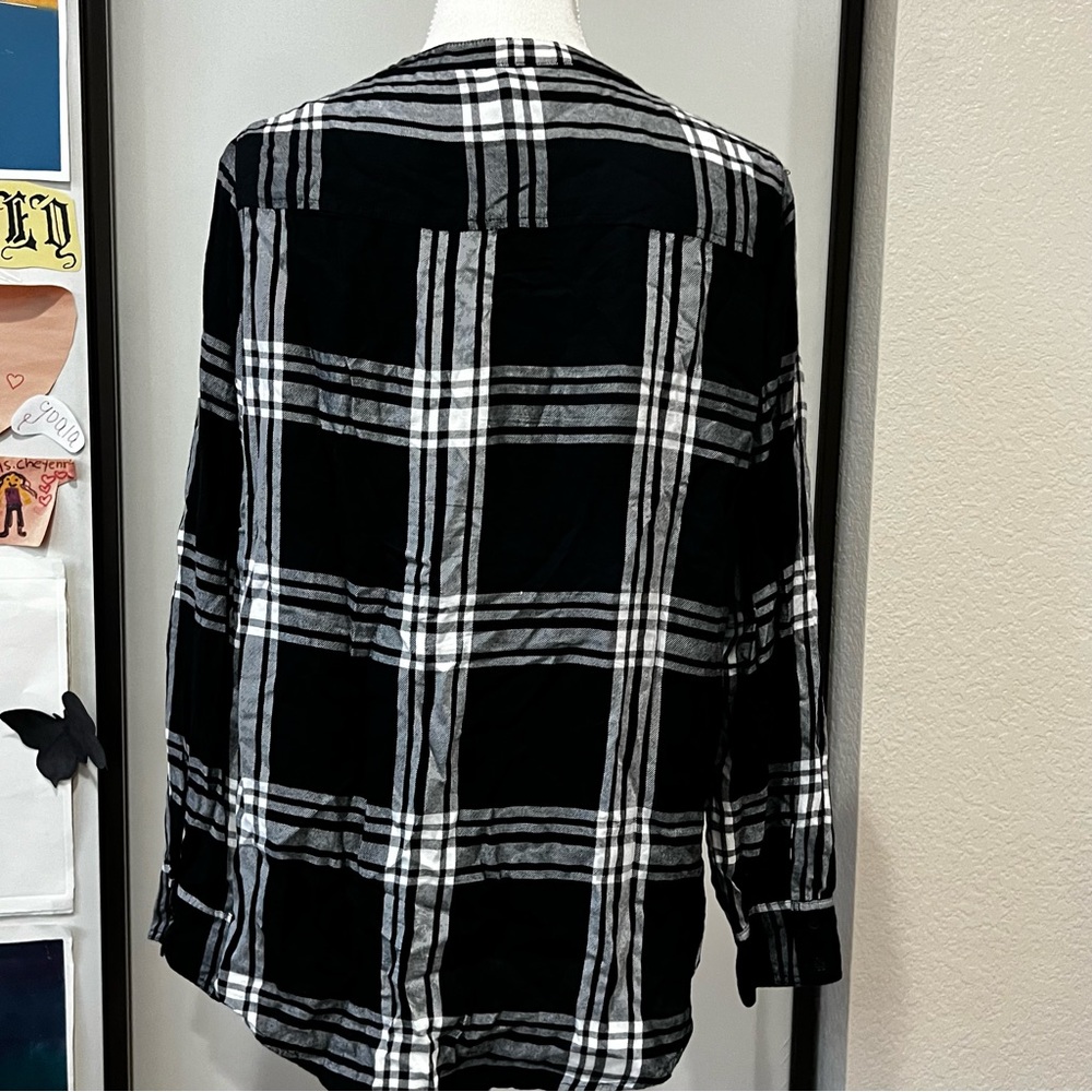 EXPRESS Lace Up Flannel Top - Picture 4 of 5